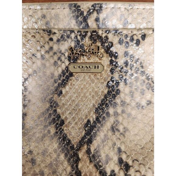Coach Kristin Embossed Python Snakeskin Wristlet/Clutch. (PF) - Picture 3 of 9